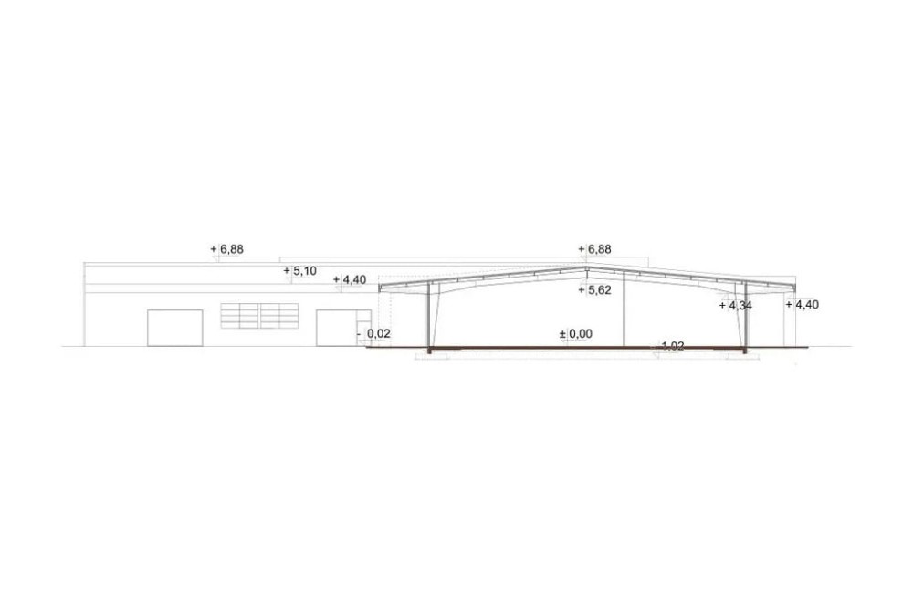 Projekt budynku produkcyjno - biurowego LK-117, niepodpiwniczony, składający się z dwóch części hali produkcyjnej i części biurowej- przekrój A-A