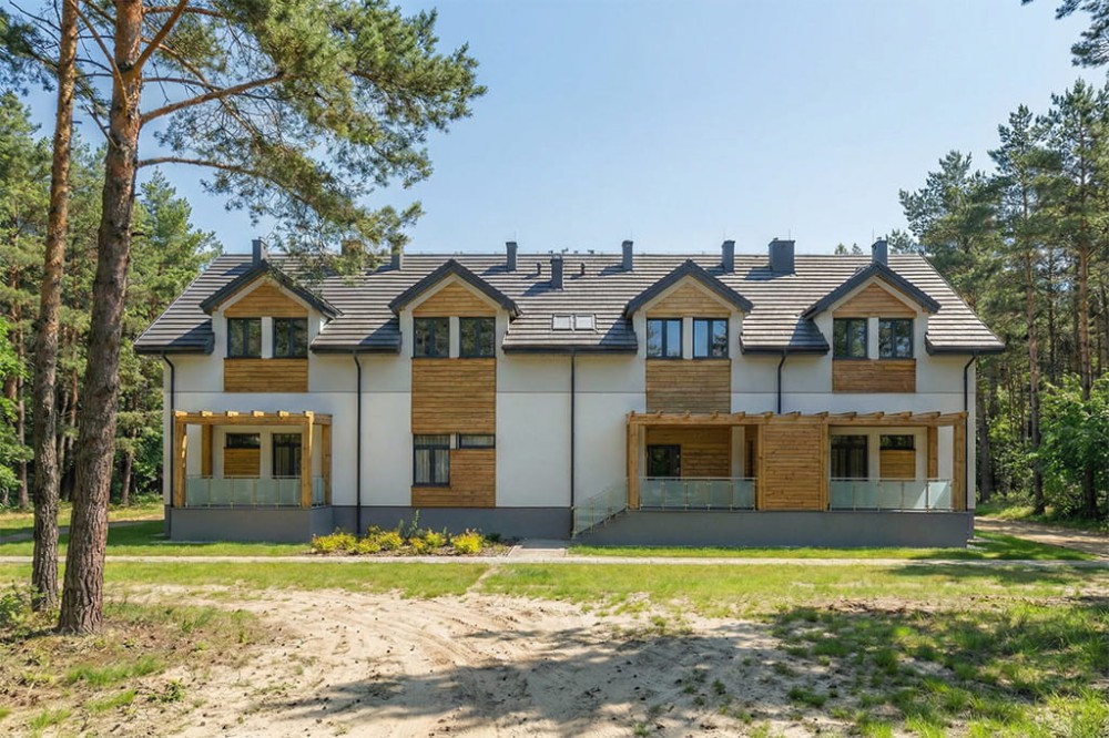 Projekt budynku gastronomiczno - hotelowego K-161, parterowy, z poddaszem, bez garażu i podpiwniczenia - wizualizacja elewacji prawej