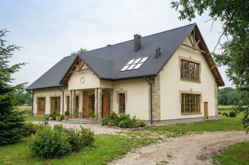 Projekt budynku gastronomicznego K-172, parterowy z poddaszem, niepodpiwniczony, bez garażu - wizualizacja elewacji prawej