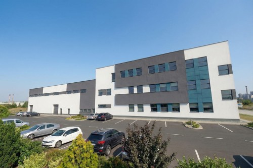 Projekt budynku handlowego z częścią warsztatowo magazynowo biurową K-147, piętrowy, bez podpiwniczenia i bez garażu - wizualizacja elewacji