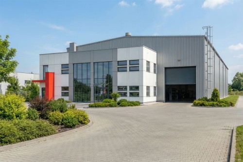 Projekt budynku produkcyjno - biurowego K-89 B, dwukondygnacyjnego budynku biurowego, jednokondygnacyjnej hali magazynowo - produkcyjnej, niepodpiwniczony - wizualizacja elewacji frontowej