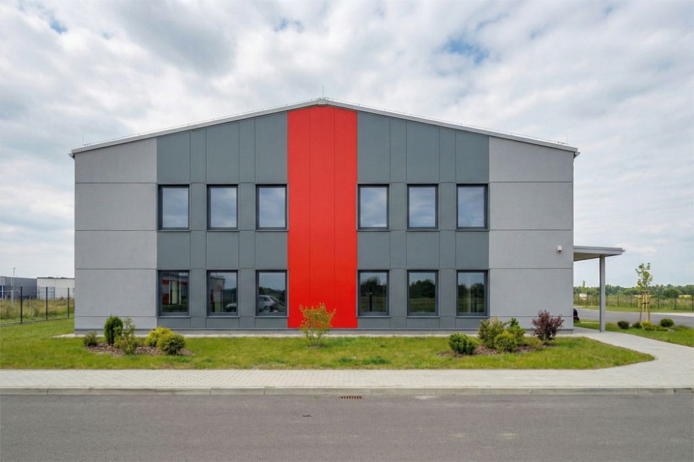 Projekt budynku produkcyjno - magazynowo - usługowego LK-170, dwukondygnacyjny, bez podpiwniczenia, bez garażu - wizualizacja elewacji lewej