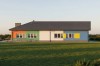 Projekt przedszkola LK-82 B, parterowy ze strychem nieużytkowym w przestrzeni którego zlokalizowano urządzenia techniczne, niepodpiwniczony - wizualizacja elewacji prawej