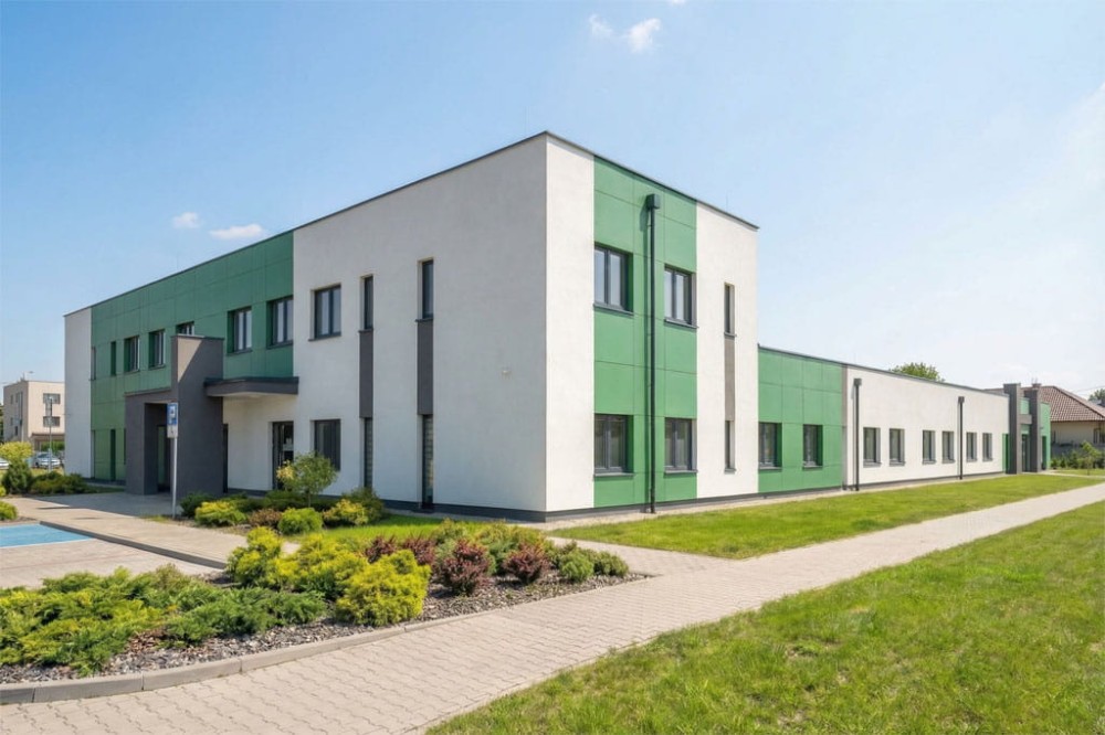 Projekt ośrodka rehabilitacyjnego z częścią hotelową K-155, dwukondygnacyjny, niepodpiwniczony, bez garażu - wizualizacja elewacji prawej