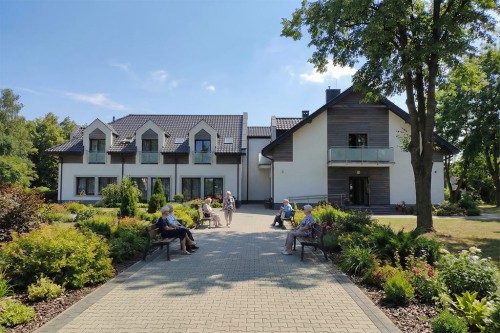 Projekt domu opieki dla osób starszych K-143, budynek dwukondygnacyjny, bez podpiwniczenia – wizualizacja elewacji