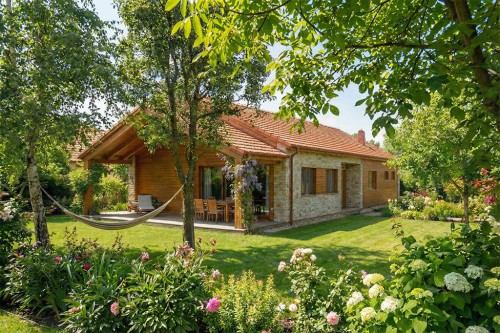 Projekt domu Ragon DM-6912, parterowy, niepodpiwniczony - wizualizacja elewacji frontowej ujęcie 2