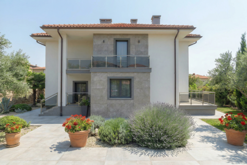 Projekt domu Croda Rossa Due L-6453, piętrowy, z garażem, częściowo podpiwniczony - wizualizacja elewacji ogrodowej