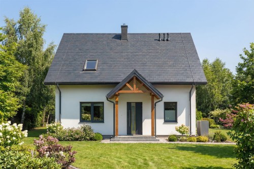 Projekt domu Rafe DM-6905, parterowy z użytkowym poddaszem, niepodpiwniczony, bez garażu - wizualizacja elewacji frontowej