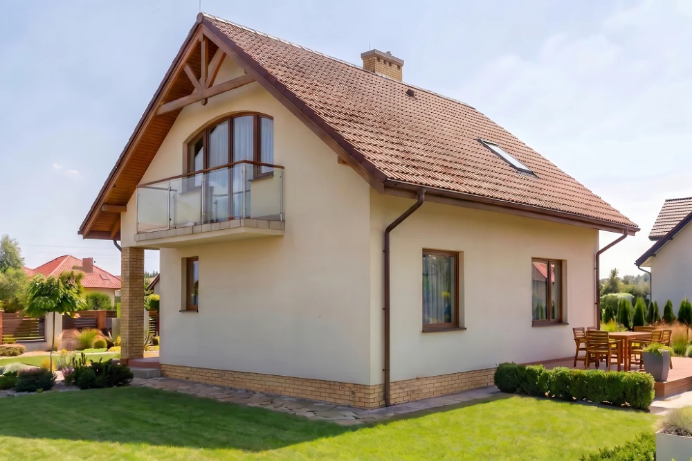 Projekt domu Przymiłowice tech. DM-6254 tech.,  parterowy z poddaszem mieszkalnym, częściowo podpiwniczony, bez garażu - wizualizacja elewacji prawej