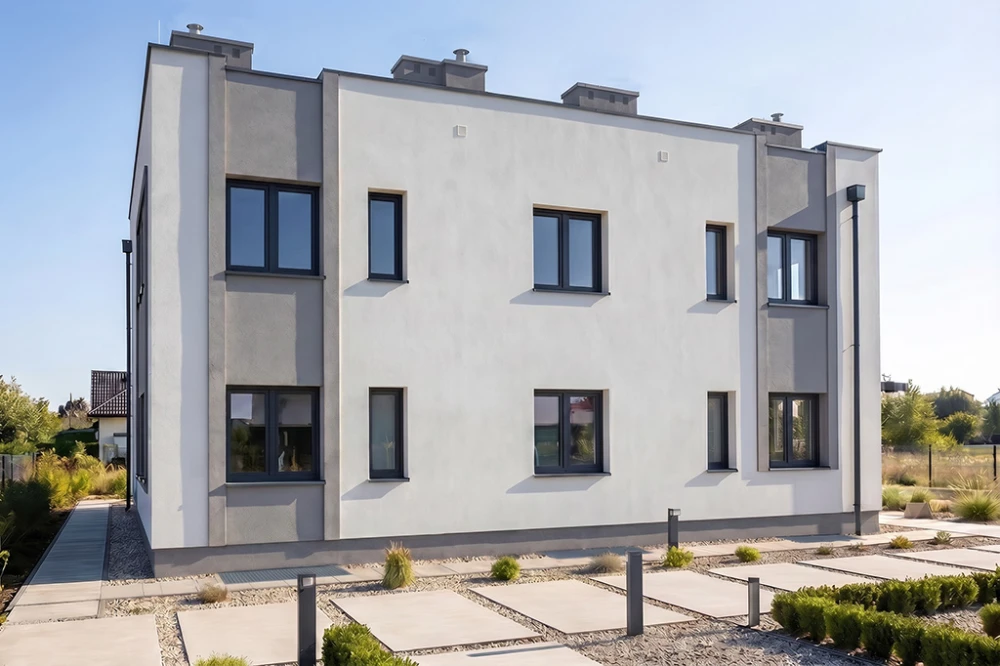 Projekt domu Vicus DM-6913, jednorodzinny dwulokalowy, podpiwniczony, o trzech kondygnacjach - wizualizacja elewacji ogrodowej