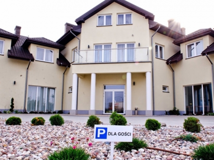 Realizacja projektu K-29 Pensjonat, Dom weselny